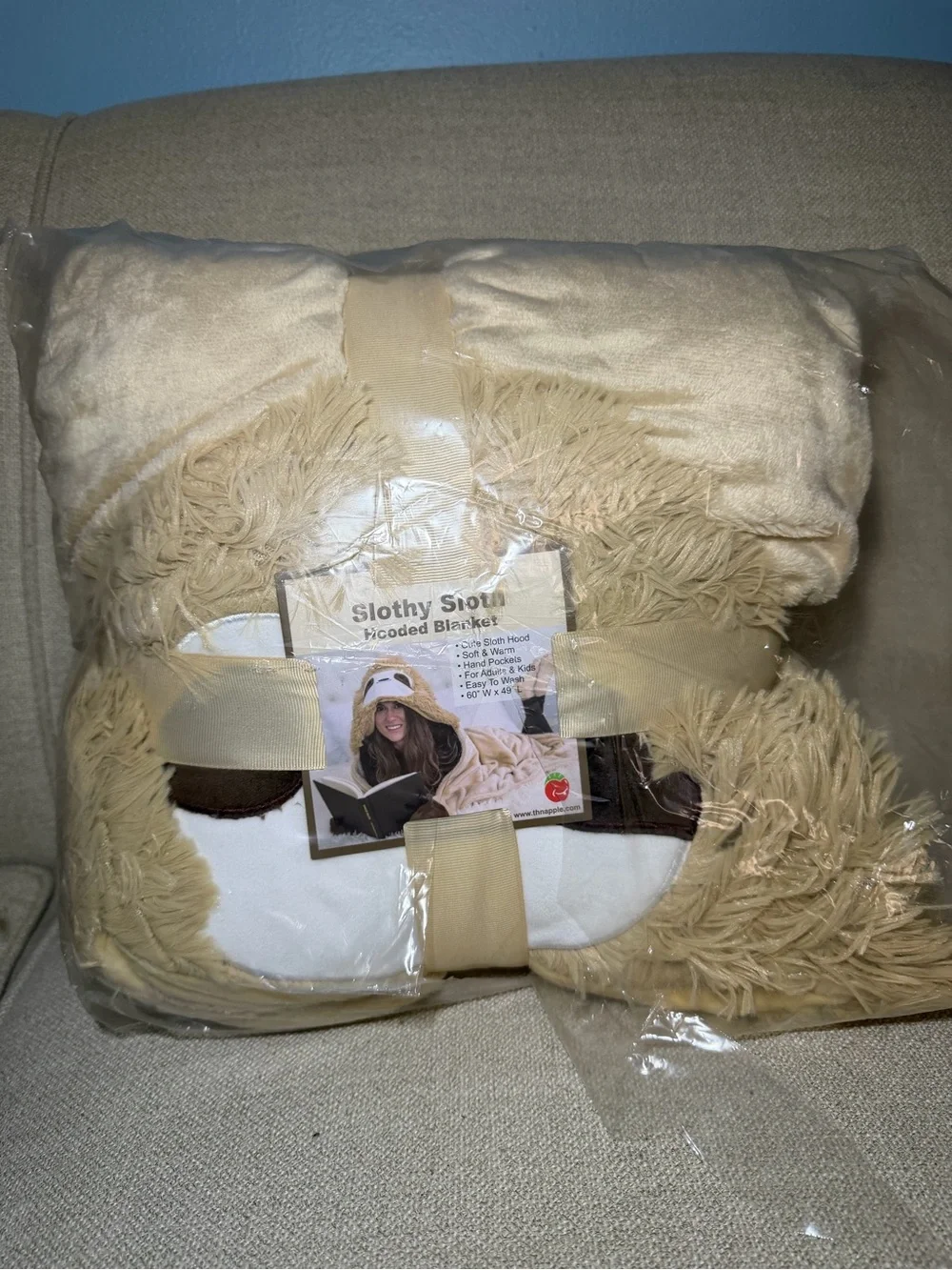 Plush Hooded Throw Blanket in Cream